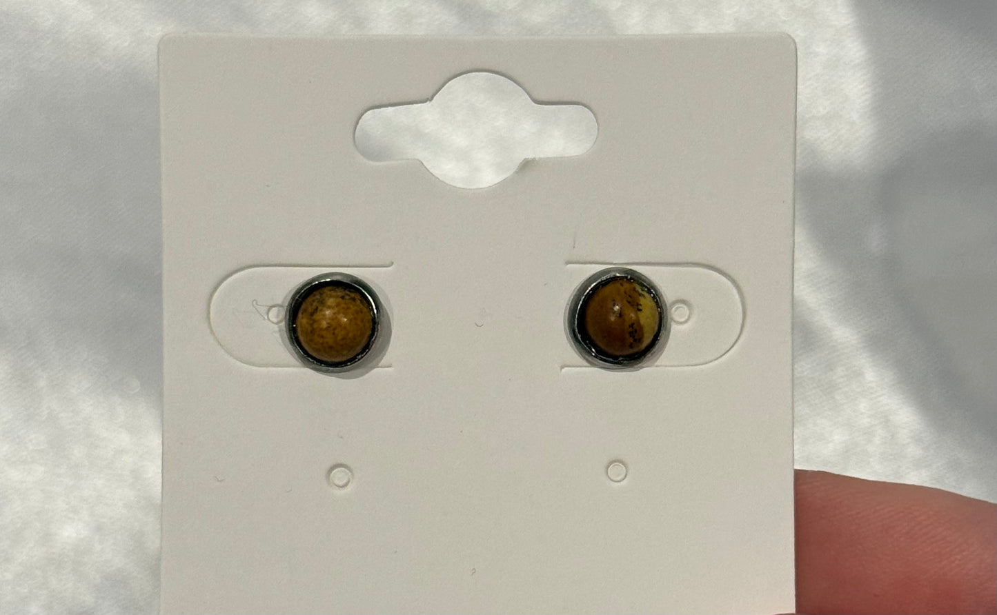 $10 earrings
